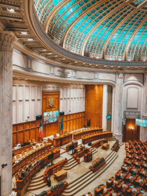 Face aux limites du contentieux, la médiation s'impose comme solution pragmatique pour mettre en œuvre le devoir de vigilance des entreprises